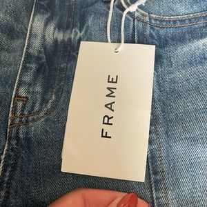 Piece Ultra High Waist Barrel Leg Jeans
FRAME